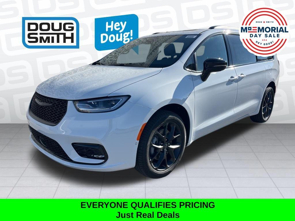 New 2026 Chrysler Pacifica Limited