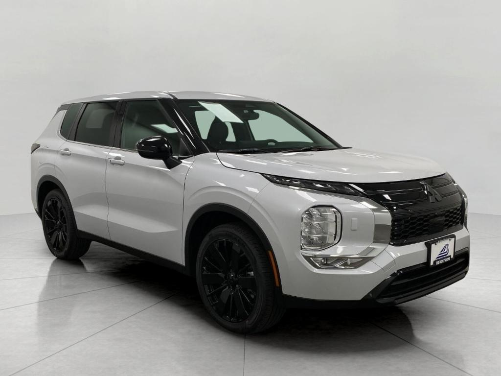 New 2026 Mitsubishi Outlander LE