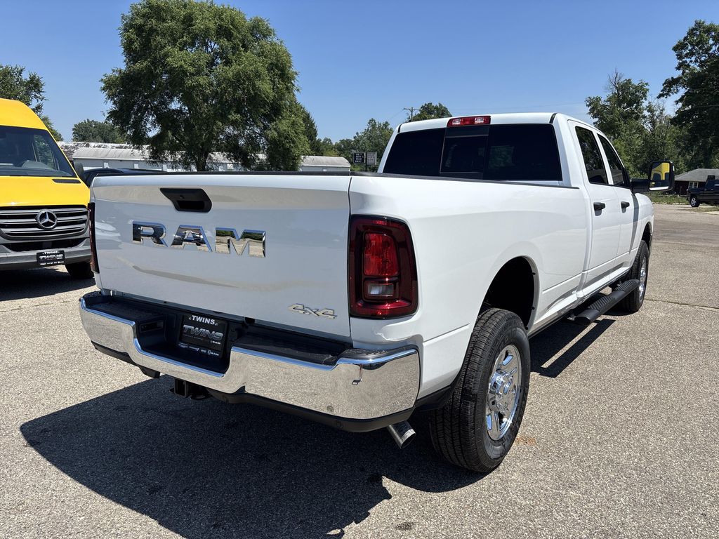 صورة 3 لـ 2026 RAM 2500 TRADESMAN CREW CAB 4X4 8' BOX