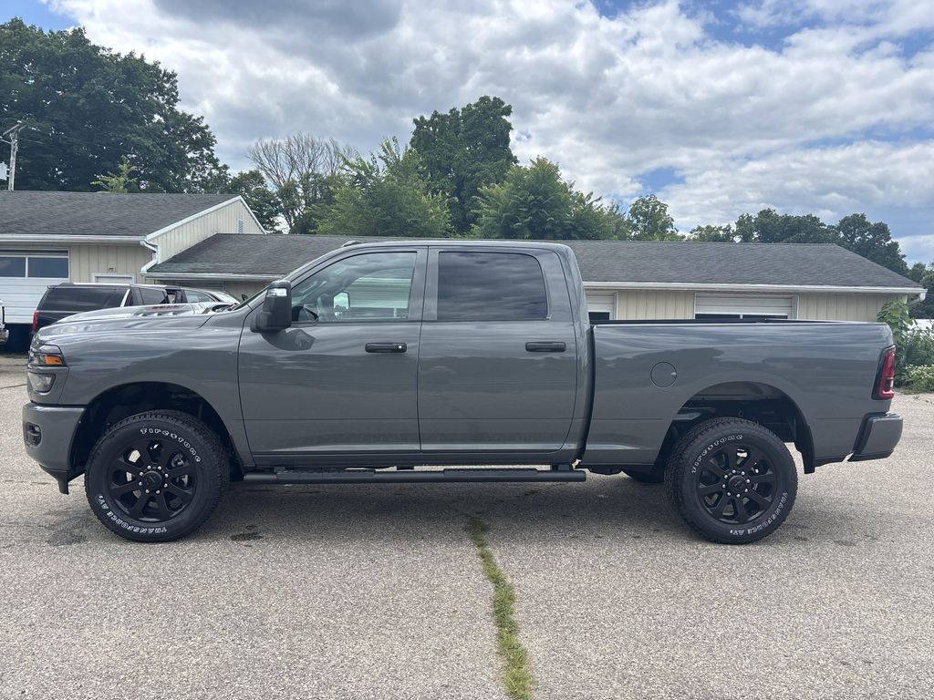2026 RAM 2500 BLACK EXPRESS CREW CAB 4X4 6'4' BOX — фото 8