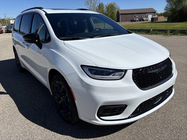 New 2026 Chrysler Pacifica Limited