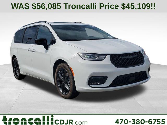 New 2026 Chrysler Pacifica Limited