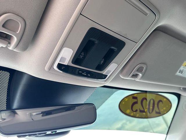 صورة مصغرة 21 لـ 2025 Honda PILOT SPORT