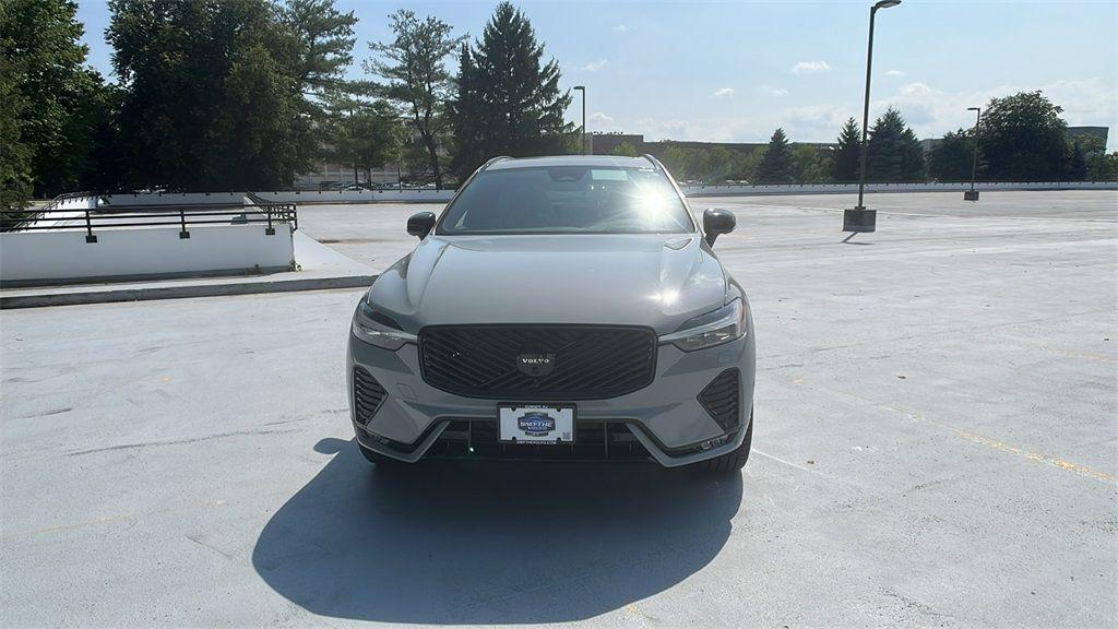 New 2026 Volvo XC60 B5 Ultra Black Edition