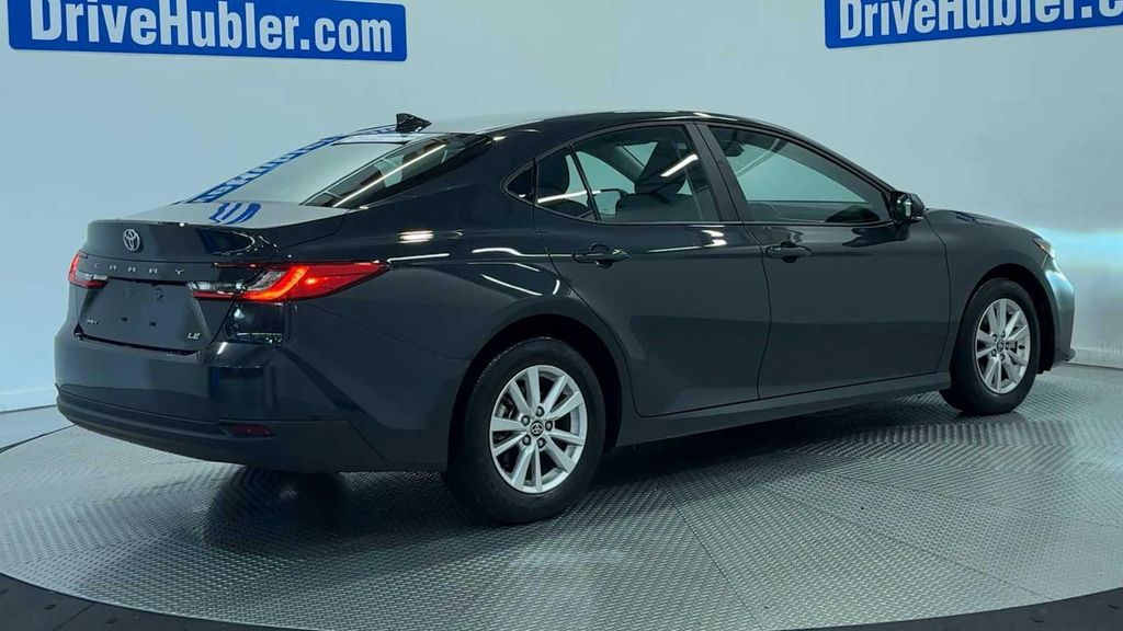 TOYOTA CAMRY LE - 8