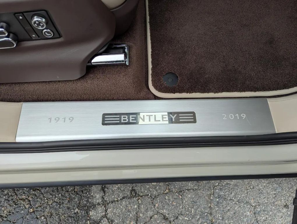 2020 Bentley BENTAYGA V8 缩略图 34