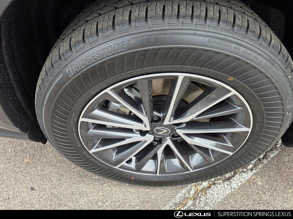 صورة 10 لـ 2026 Lexus NX 450H+ PREMIUM