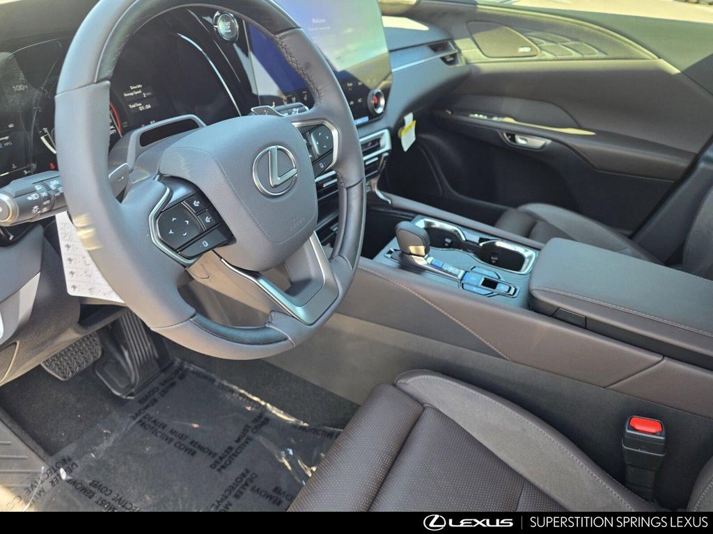 صورة مصغرة 13 لـ 2026 Lexus RX 350 LUXURY