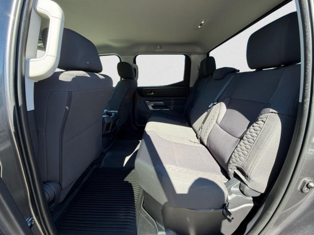 2024 Toyota TUNDRA SR5 缩略图 16