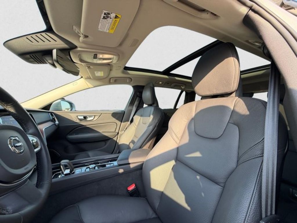 2025 Volvo V60 CROSS COUNTRY PLUS, B5 AWD GAS (MILD HYBRID) 缩略图 12