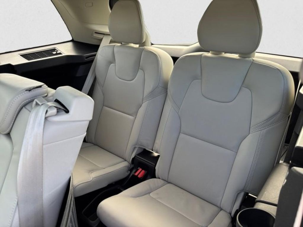 صورة مصغرة 19 لـ 2023 Volvo XC90 B6 ULTIMATE 7-SEATER