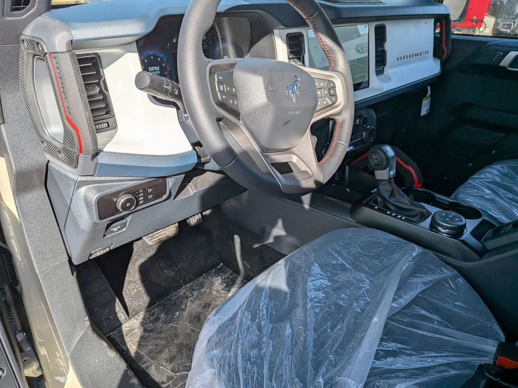 FORD BRONCO HERITAGE EDITION - 10