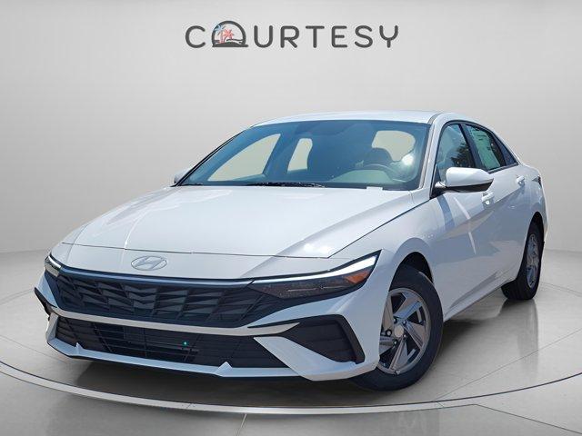 New 2026 Hyundai ELANTRA SE