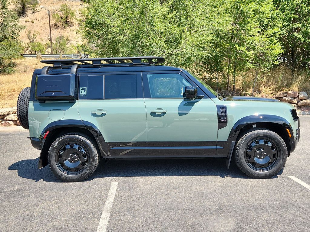 2026 LAND Rover DEFENDER P400 TROPHY EDITION DEEP SANDGLOW photo 8