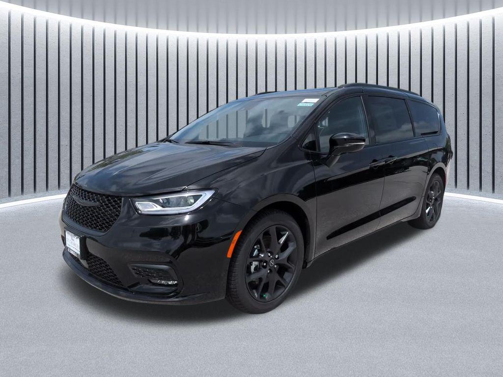 New 2026 Chrysler Pacifica Limited