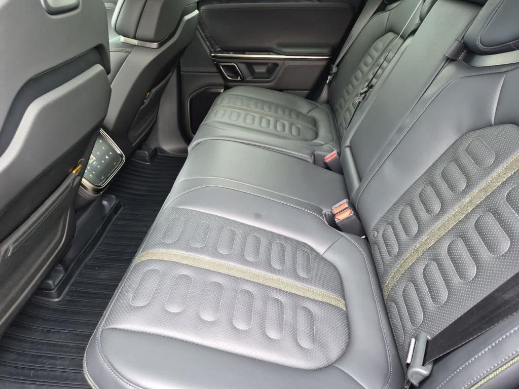 2023 Rivian R1T ADVENTURE QUAD MOTOR LARGE PACK photo 25