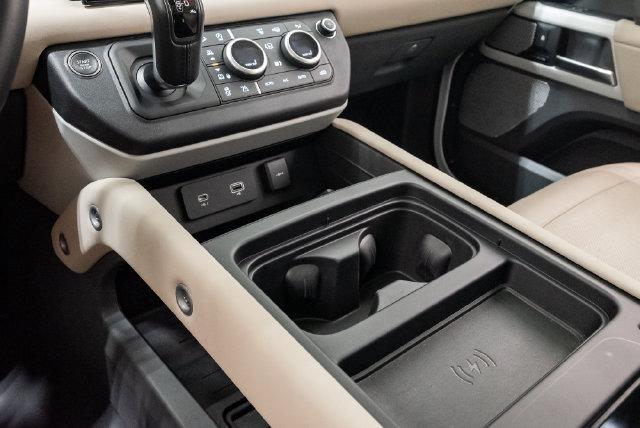 2024 LAND Rover DEFENDER 130 P300 S — миниатюра 25
