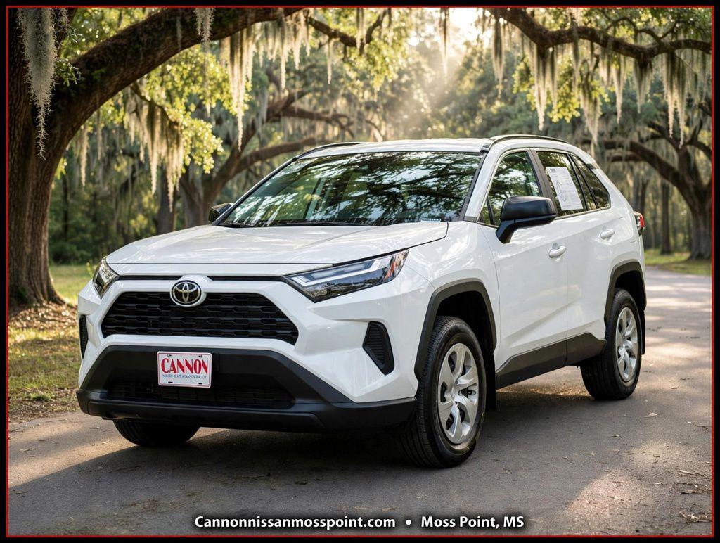 2024 Toyota RAV4 LE — фото 6
