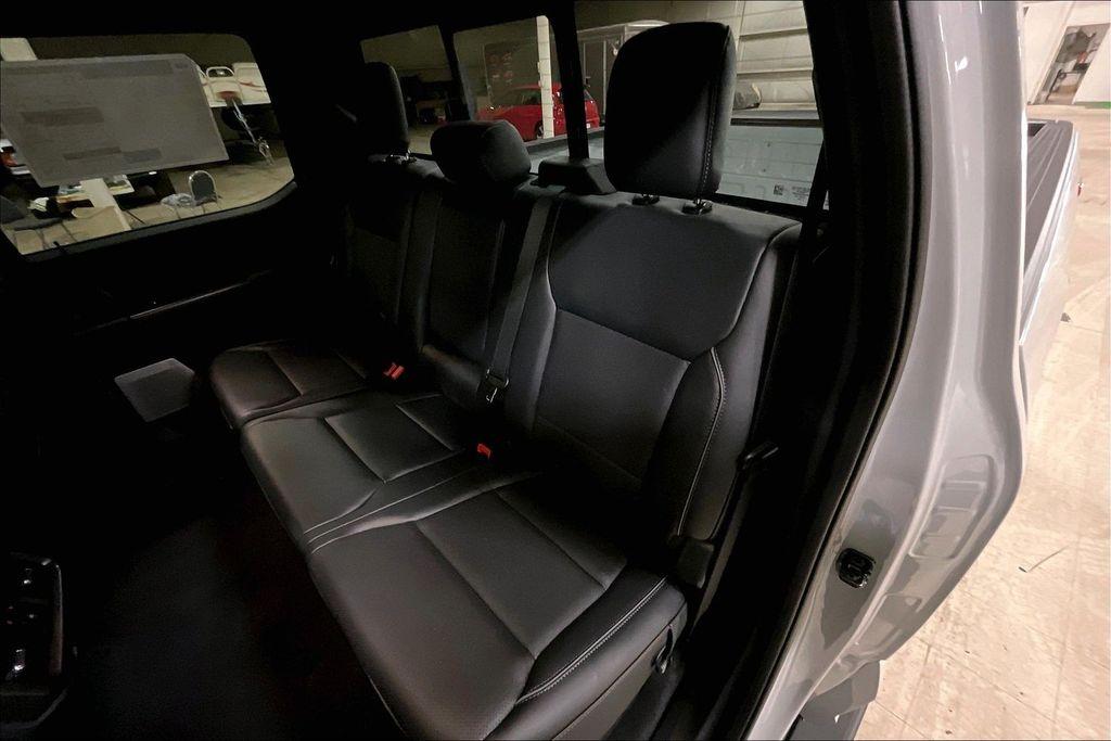 صورة 10 لـ 2026 FORD F-150 LARIAT