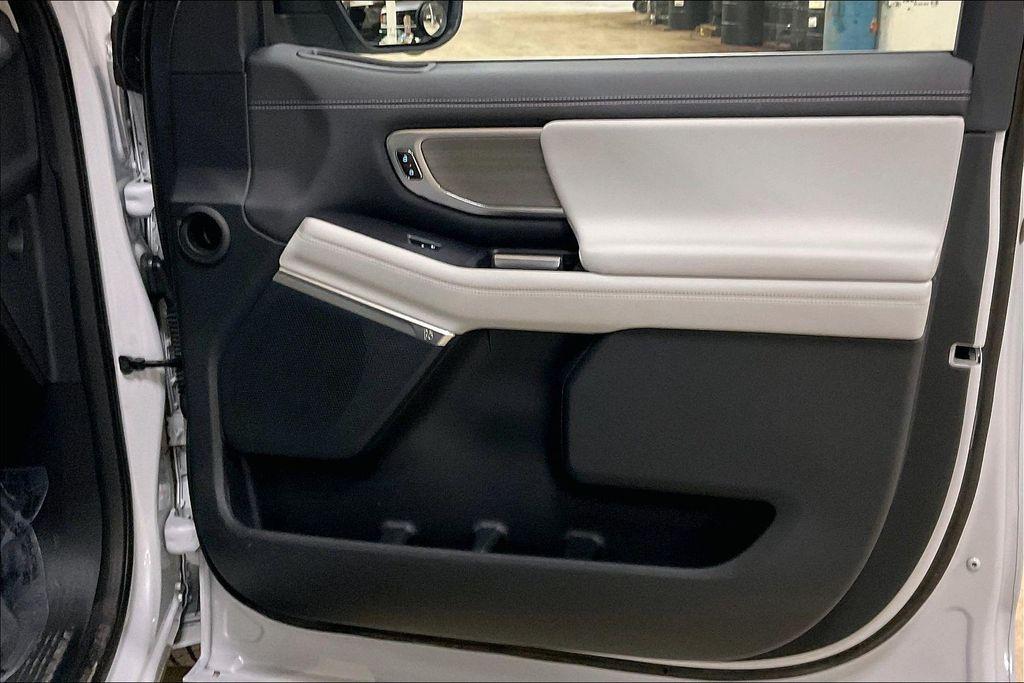 2025 FORD EXPEDITION MAX PLATINUM thumbnail 23