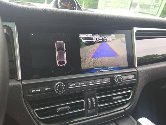 صورة 30 لـ 2020 Porsche MACAN BASE