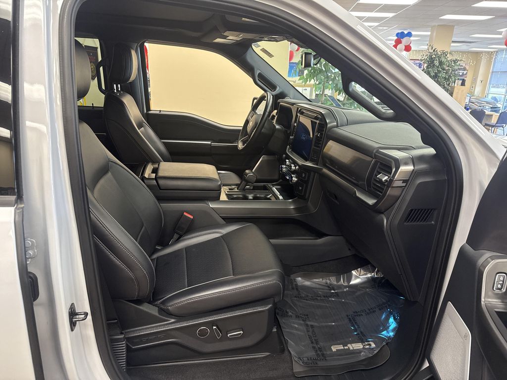 صورة مصغرة 25 لـ 2025 FORD F-150 LARIAT