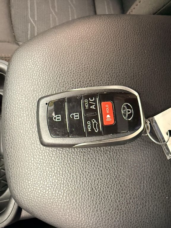 2024 Toyota RAV4 PRIME SE 缩略图 24
