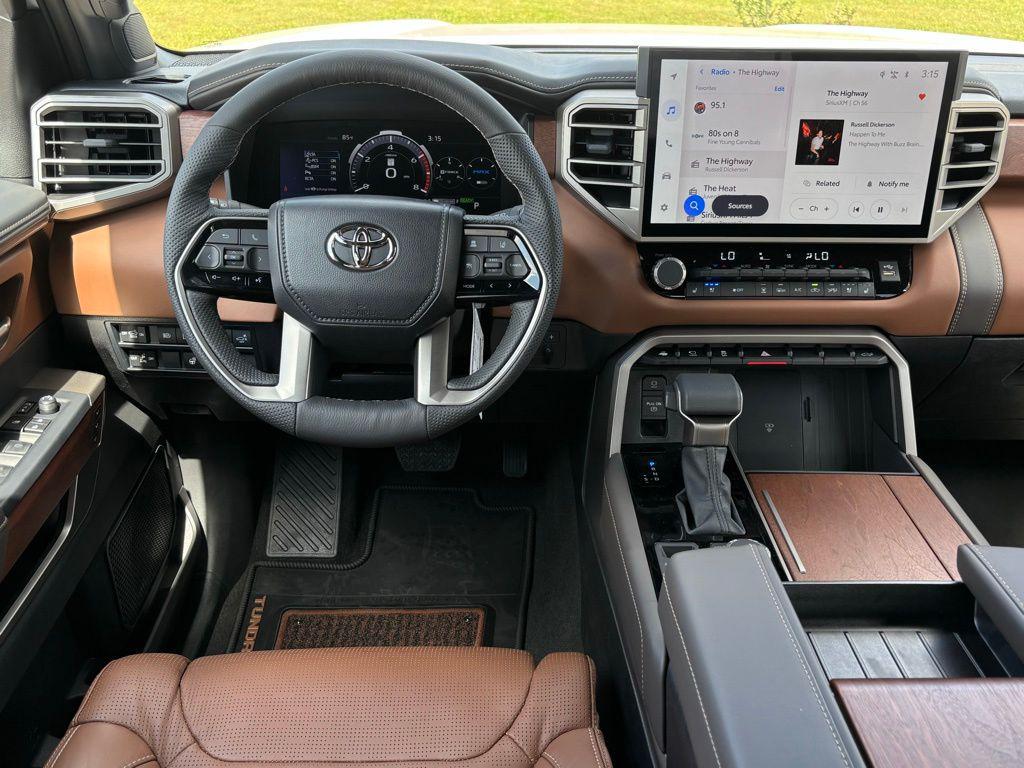 TOYOTA TUNDRA - 10