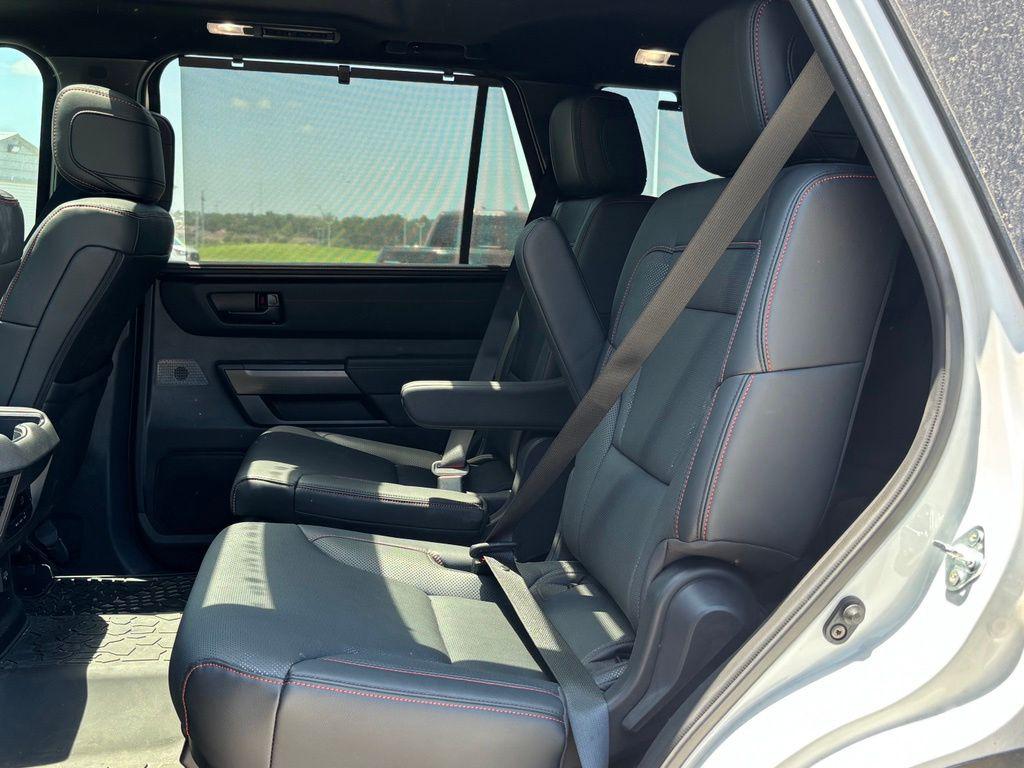 2025 Toyota SEQUOIA TRD PRO — фото 8