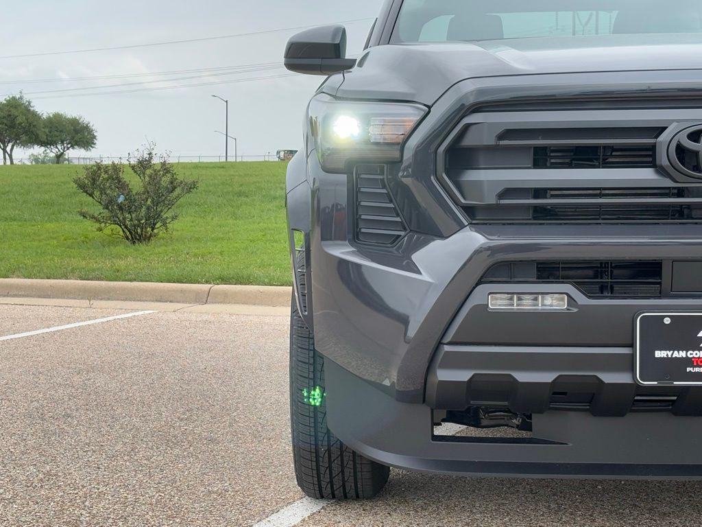 TOYOTA TACOMA - 4