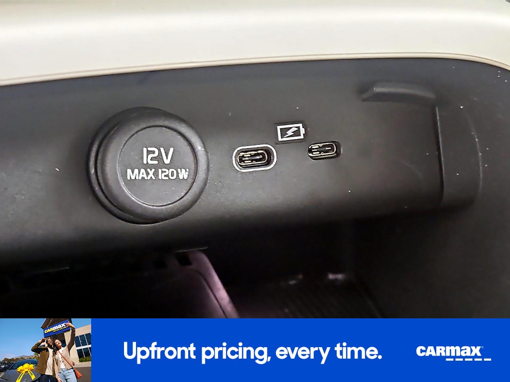صورة مصغرة 22 لـ 2023 Volvo XC40 B5 PLUS BRIGHT THEME