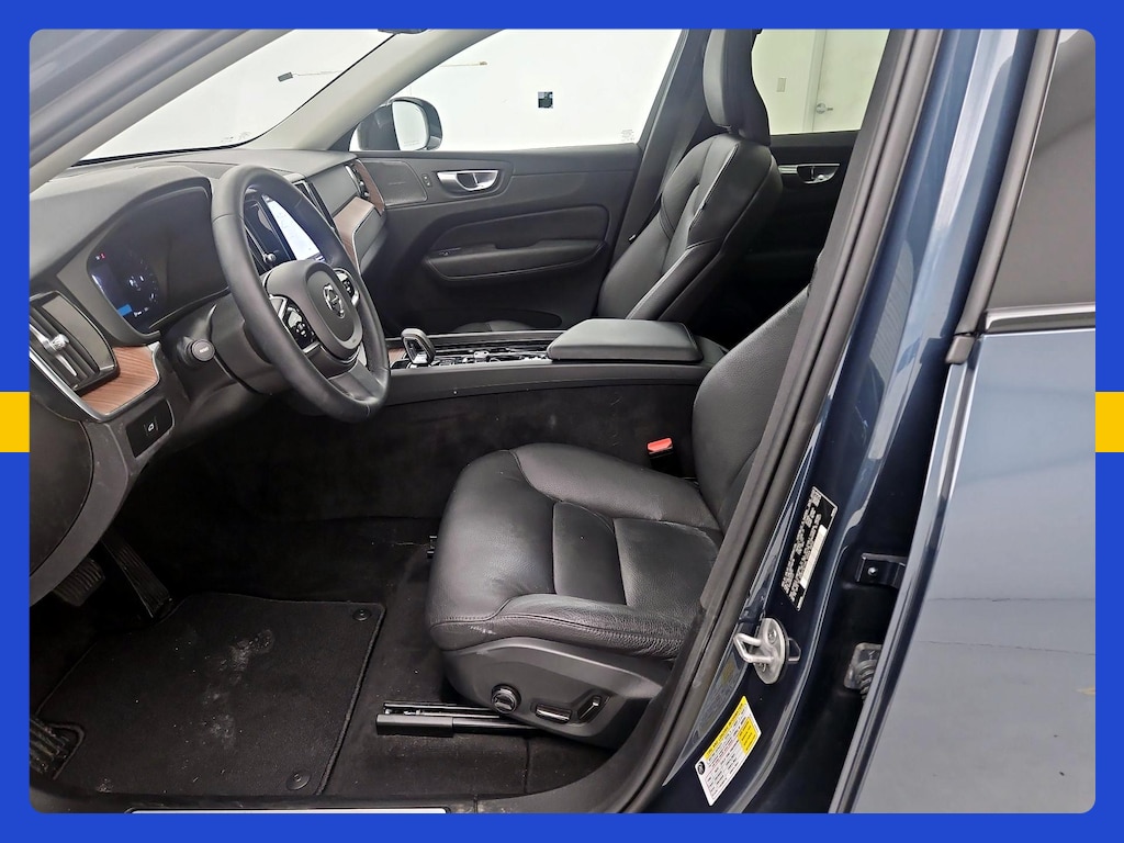 صورة 13 لـ 2024 Volvo XC60 B5 PLUS DARK THEME