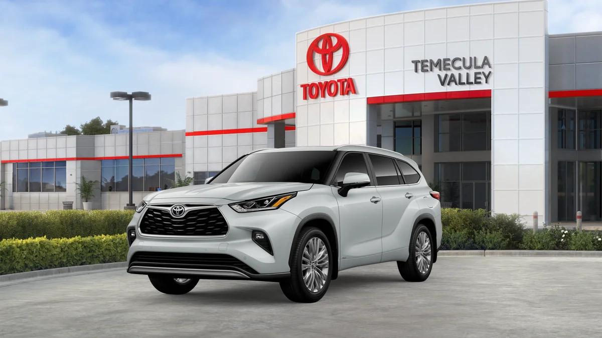 New 2026 Toyota Highlander Hybrid Platinum
