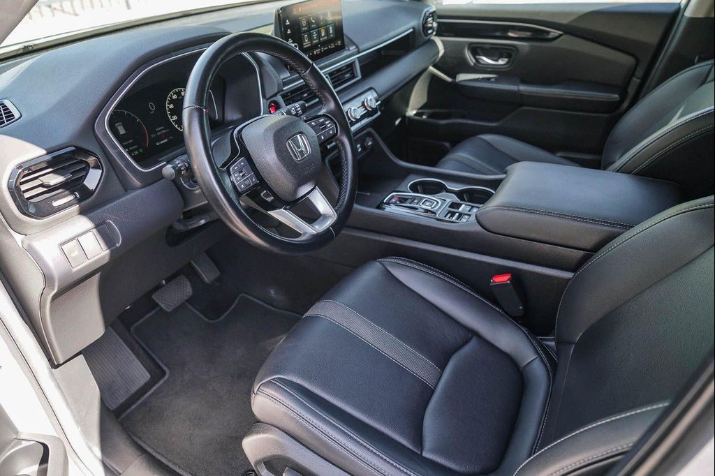 صورة مصغرة 18 لـ 2025 Honda PILOT EX-L