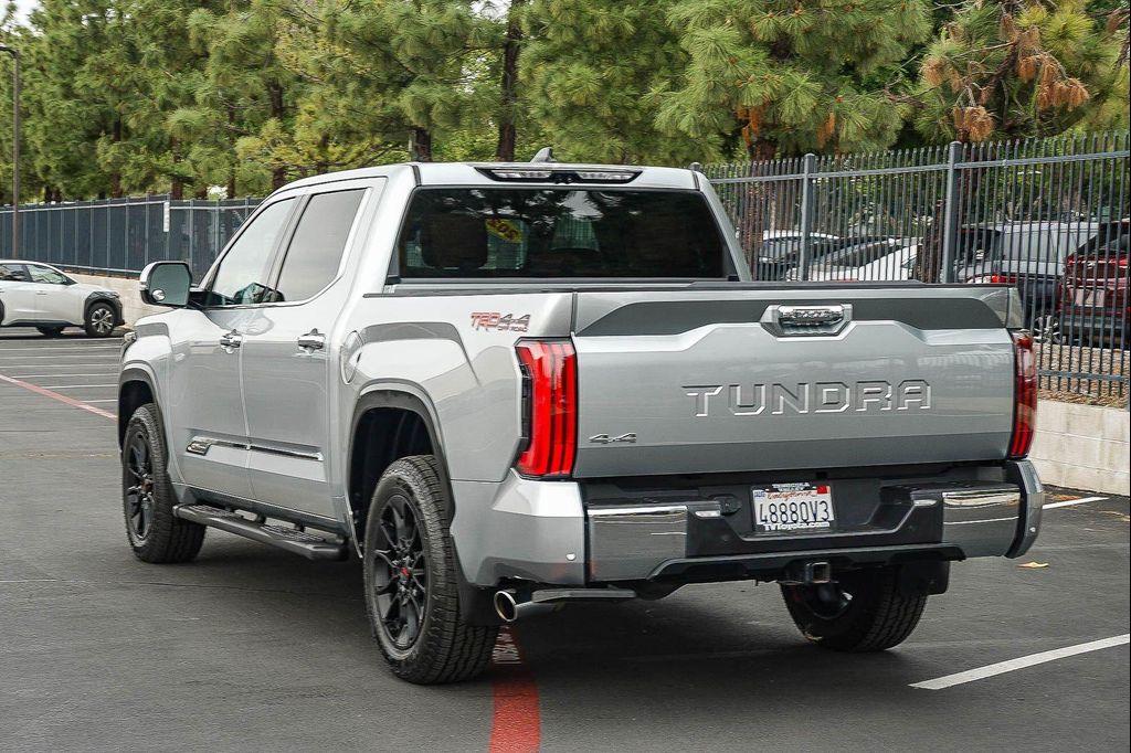 TOYOTA TUNDRA - 5