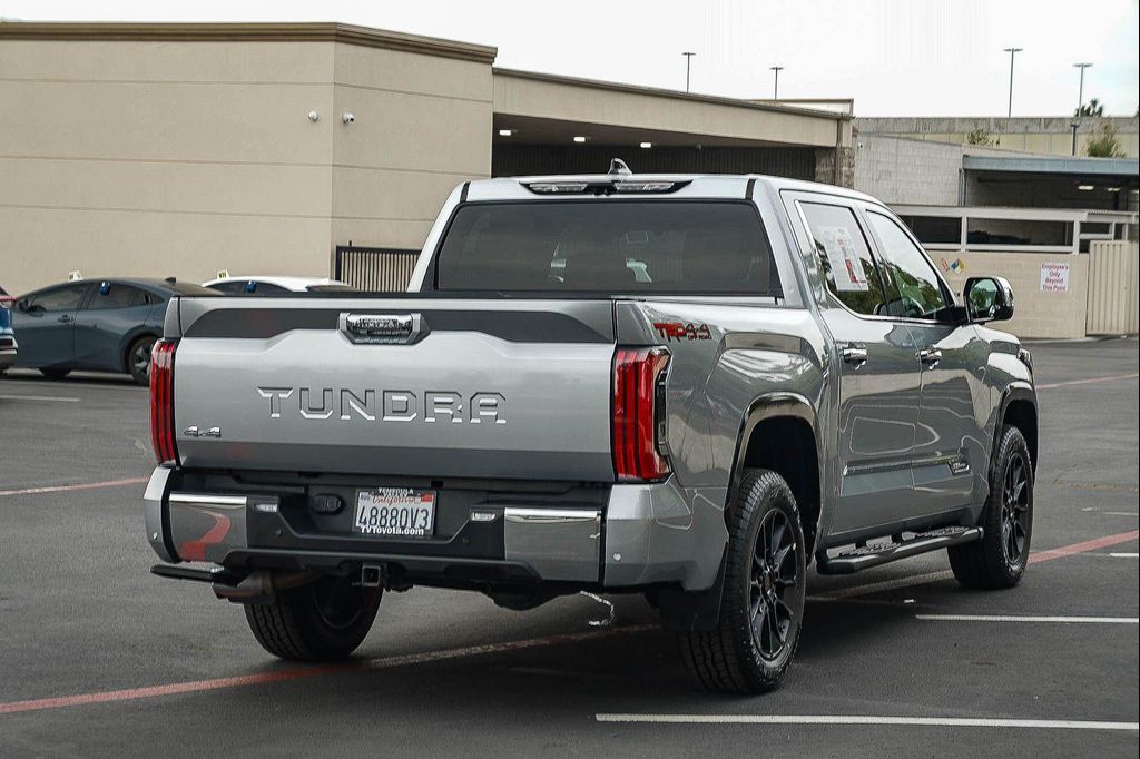 TOYOTA TUNDRA - 7