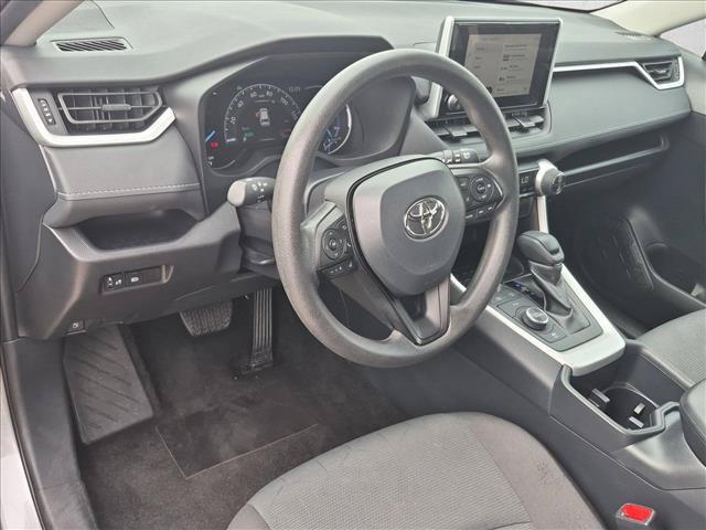 صورة 10 لـ 2025 Toyota RAV4 HYBRID XLE