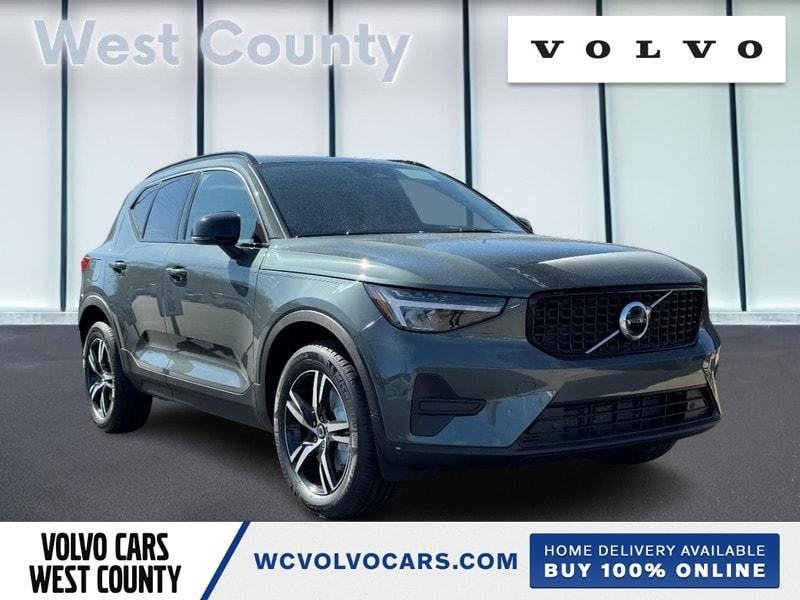 New 2026 Volvo XC40 B5 Core