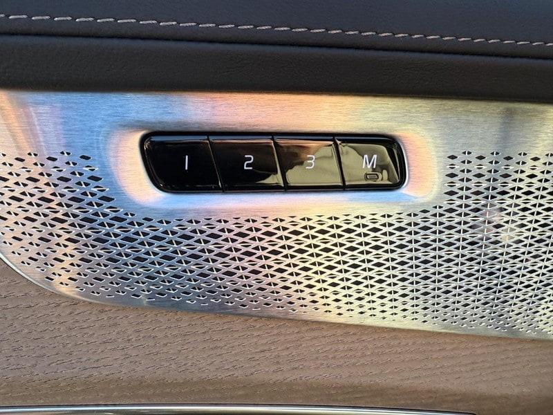 صورة مصغرة 11 لـ 2026 Volvo XC90 B6 AWD ULTRA DARK THEME 7-SEATER