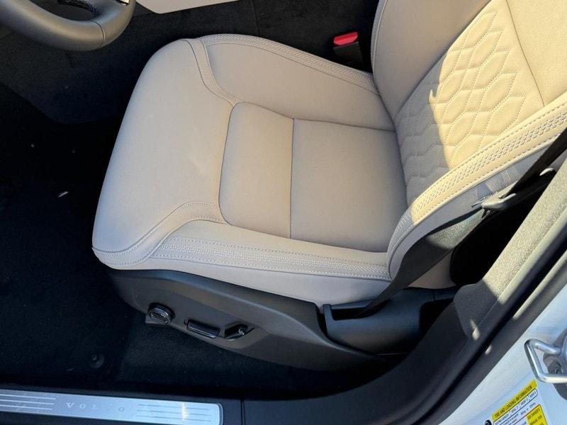 2026 Volvo XC90 B6 PLUS 7-SEATER — миниатюра 11