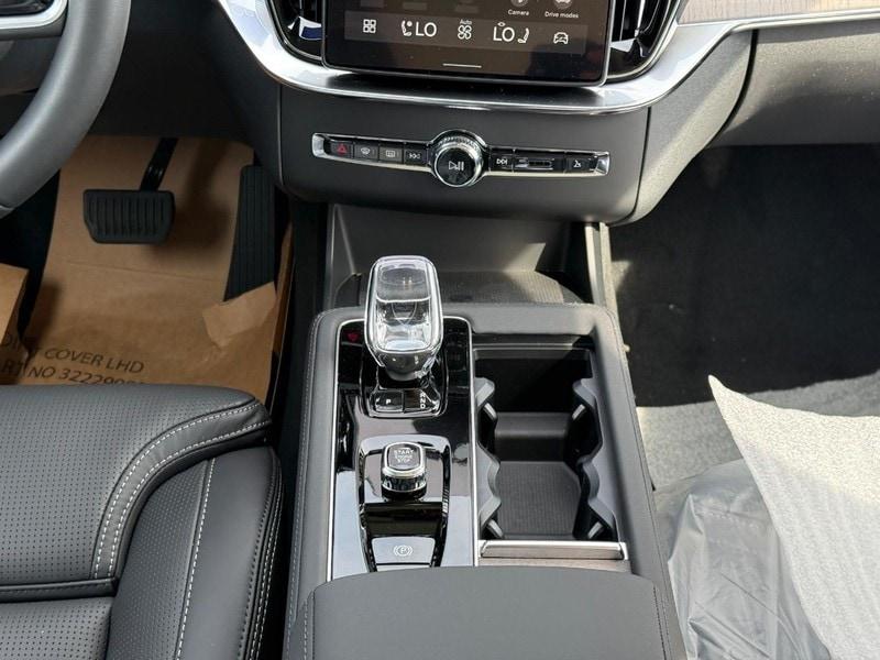 2026 Volvo XC90 PLUG-IN HYBRID T8 ULTRA 7-SEATER photo 10