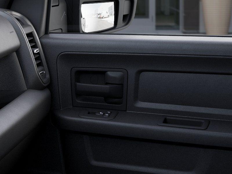 2026 RAM 3500 TRADESMAN CREW CAB 4X4 8' BOX thumbnail 26