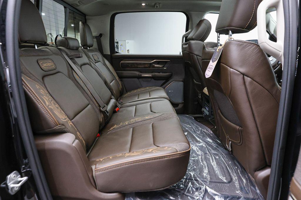 صورة مصغرة 26 لـ 2026 RAM 1500 LONGHORN