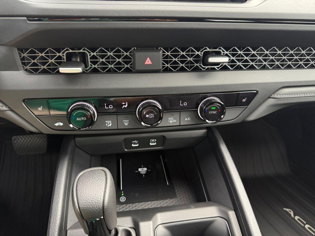 صورة مصغرة 13 لـ 2026 Honda ACCORD SE