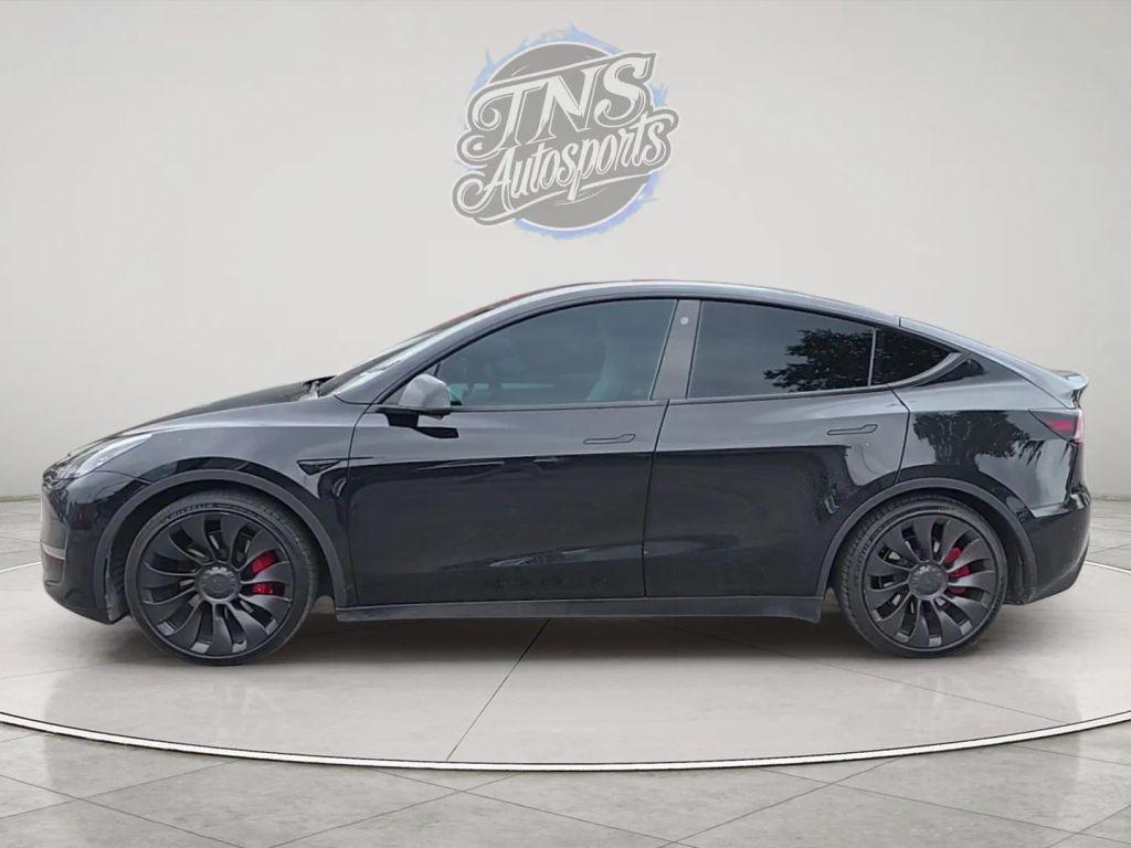 TESLA MODEL Y PERFORMANCE DUAL MOTOR ALL-WHEEL DRIVE - 8