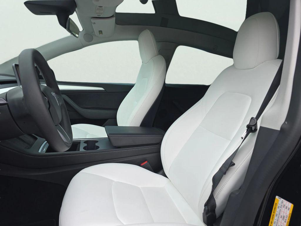 TESLA MODEL Y PERFORMANCE DUAL MOTOR ALL-WHEEL DRIVE - 9