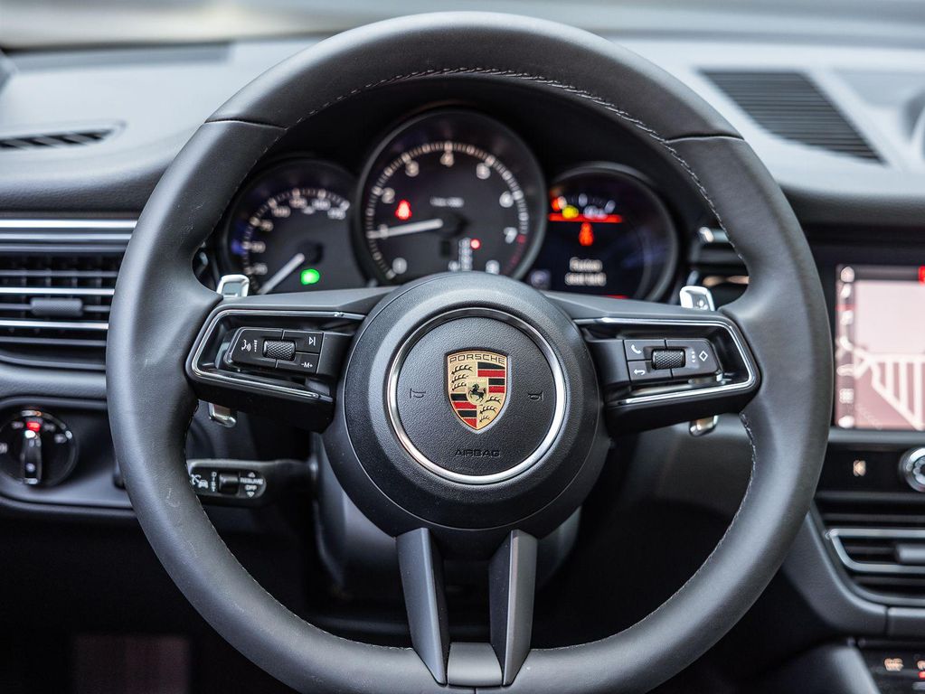 2026 Porsche MACAN — миниатюра 13