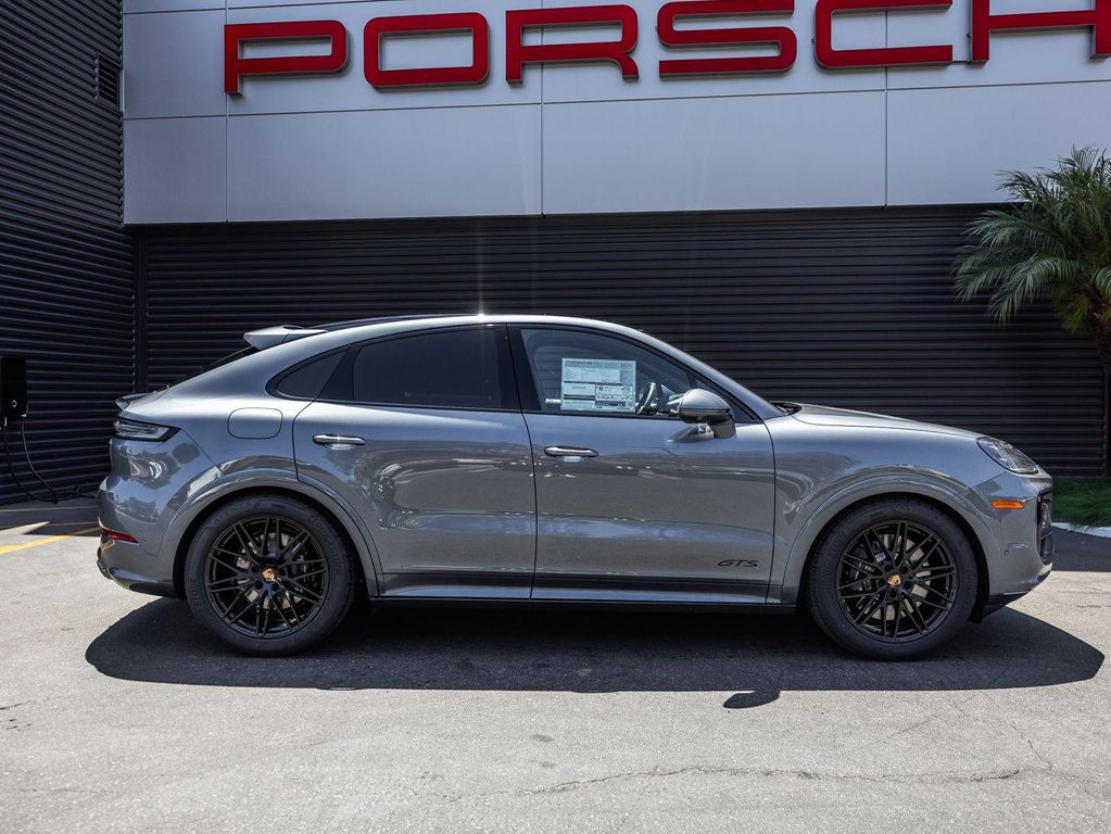 2026 Porsche CAYENNE GTS — фото 8