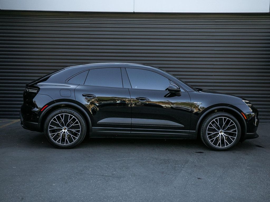 2025 Porsche MACAN MACAN ELECTRIC — фото 8