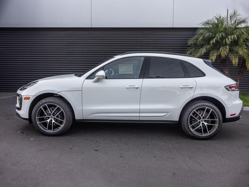 2026 Porsche MACAN — фото 2